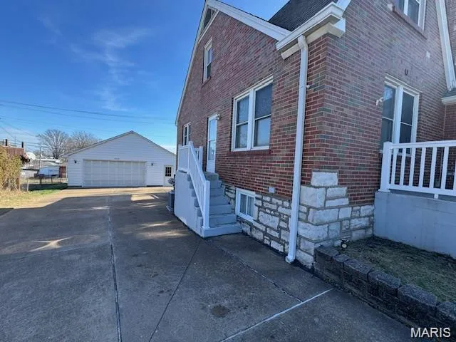 $2,400 | 9012 Eden Avenue, Affton, MO 63123