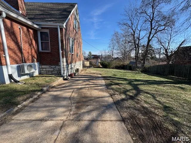 $2,400 | 9012 Eden Avenue, Affton, MO 63123