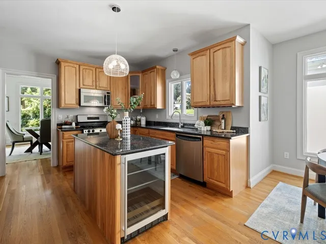 $1,135,000 | 12 Tow Path Lane South, Richmond, VA 23221