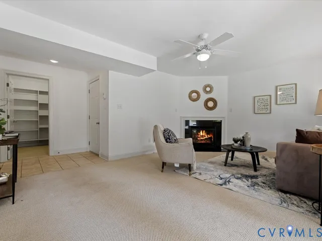 $1,135,000 | 12 Tow Path Lane South, Richmond, VA 23221