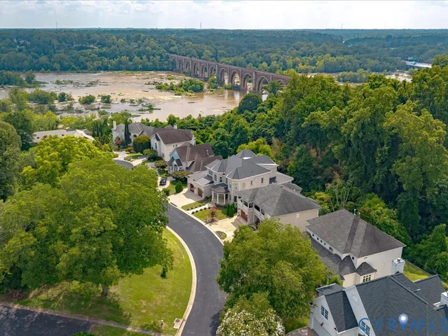 $1,135,000 | 12 Tow Path Lane South, Richmond, VA 23221