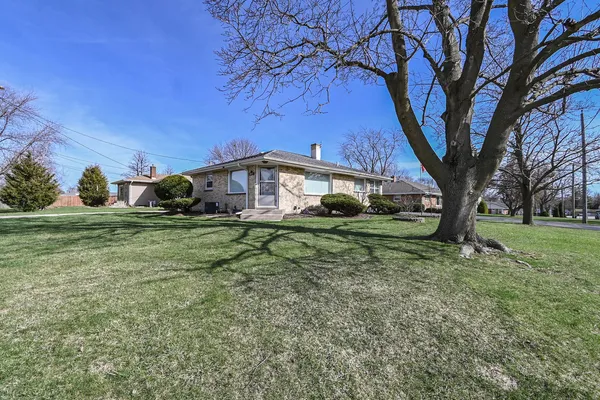 $339,900 | 3877 Grandview Avenue, Gurnee, IL 60031