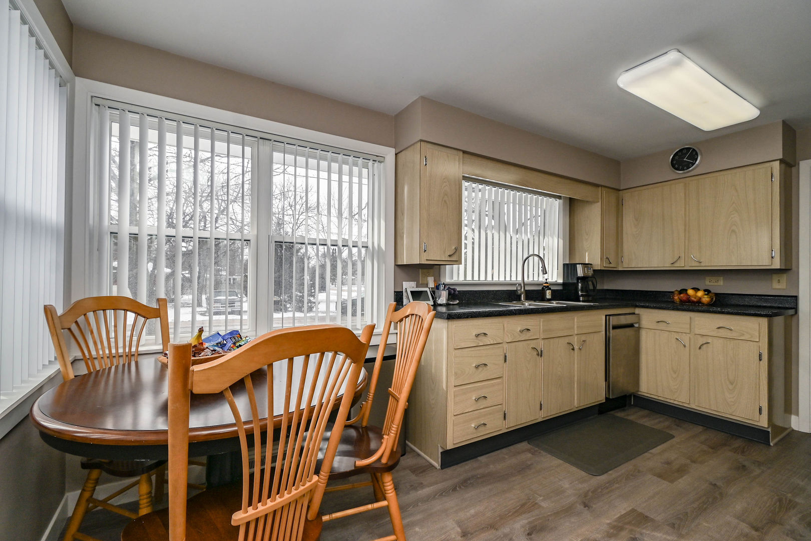 3877 Grandview Avenue Gurnee, IL 60031 - Photo 9 of 39