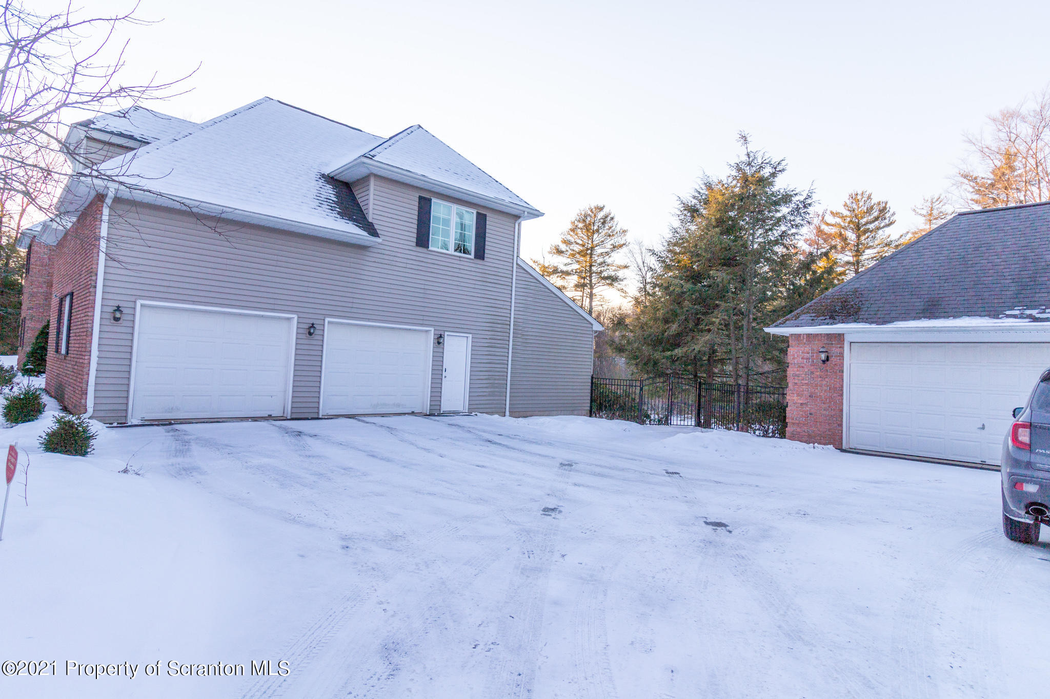 93 Dean Road Dalton, PA 18414 - Photo 3 of 54 Gallery Image 3