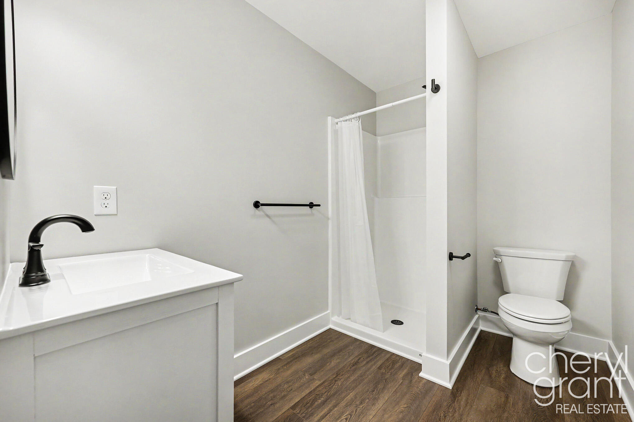 5625 Whites Bridge Road Belding, MI 48809 - Photo 29 of 43 Bathroom 2