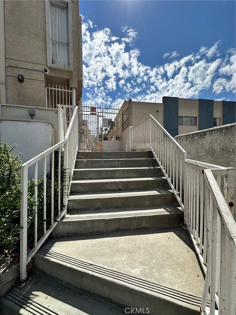 116 West Maple Street, Unit 6 Glendale, CA 91204 - Photo 2 of 19 a view of entryway