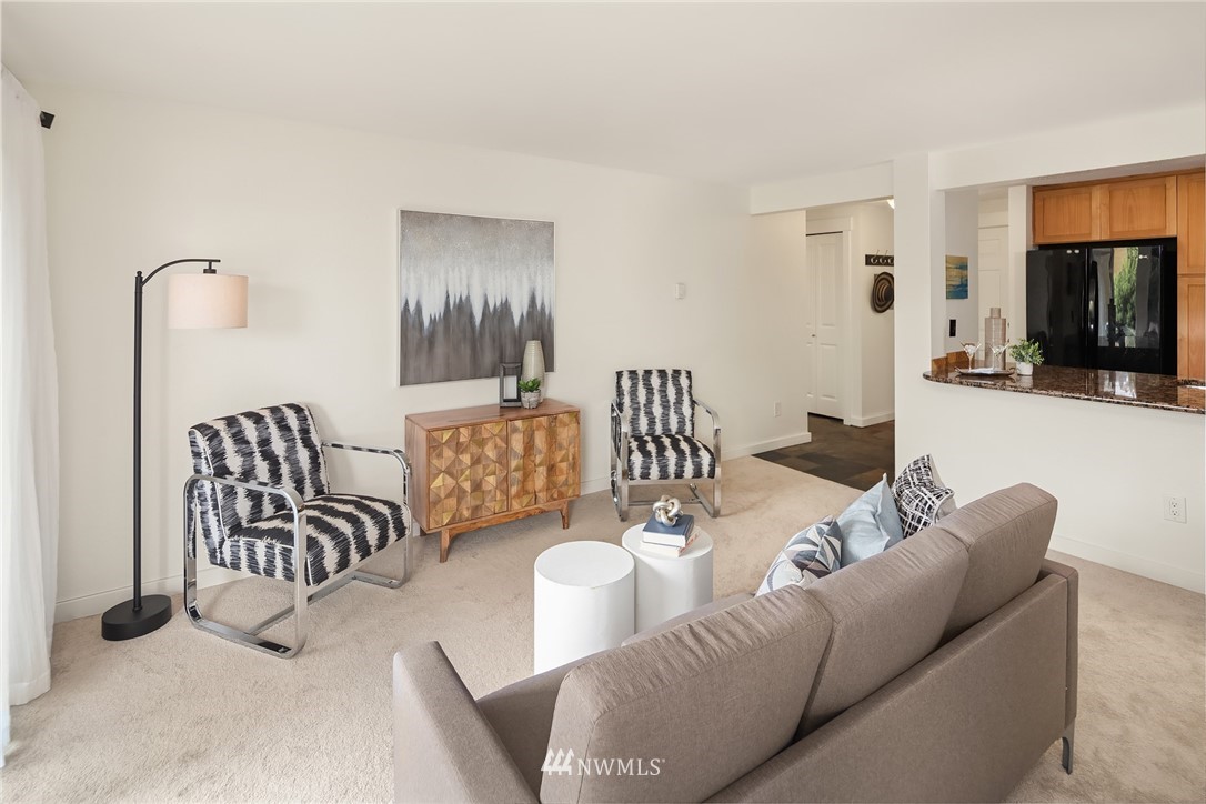 949 North 35th Street, Unit 100 Seattle, WA 98103 - Photo 5 of 15 Gallery Image 5