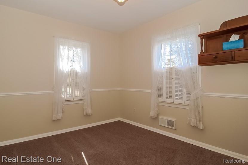 28400 West Nine Mile Road Farmington, MI 48336 - Photo 19 of 30 013-Bedroom-972098-mls.jpg