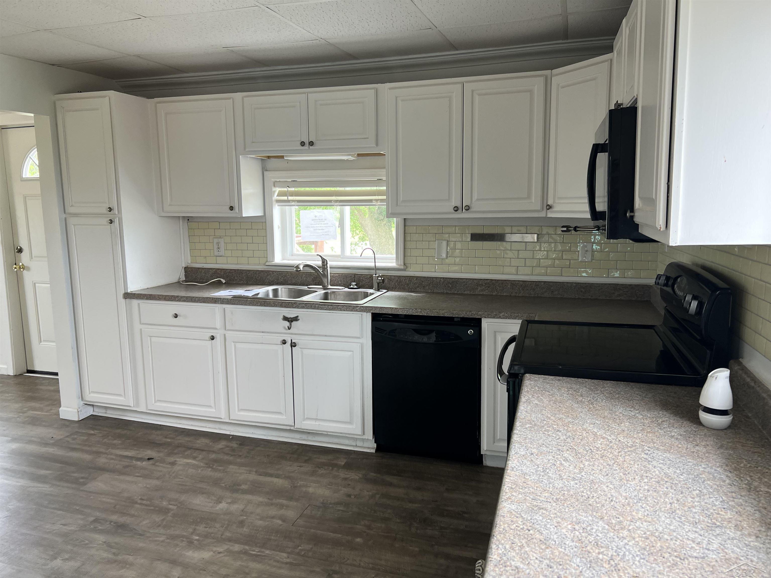 4034 North Eastman Road Midland, MI 48642 - Photo 6 of 17 Gallery Image 6