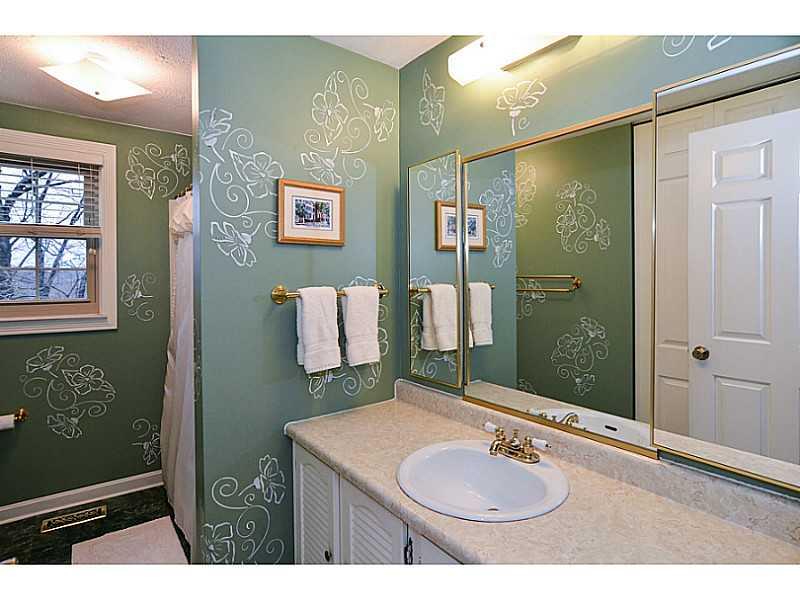 251 Ritter Road Sewickley, PA 15143 - Photo 13 of 24 Full Bath.