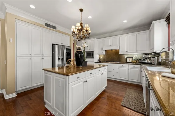 $1,825,000 | 2833 Muir Trail Drive, Fullerton, CA 92833
