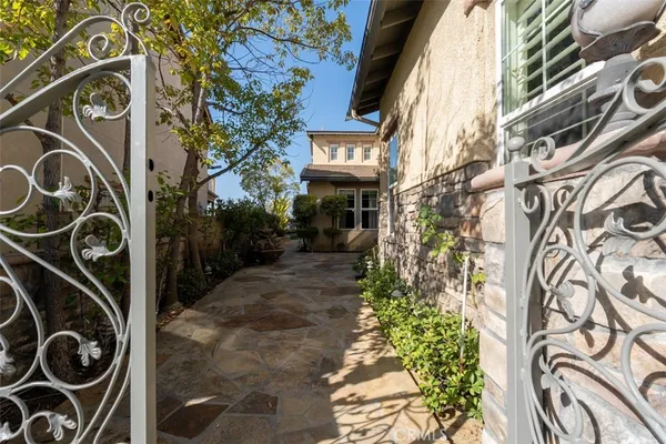 $1,825,000 | 2833 Muir Trail Drive, Fullerton, CA 92833