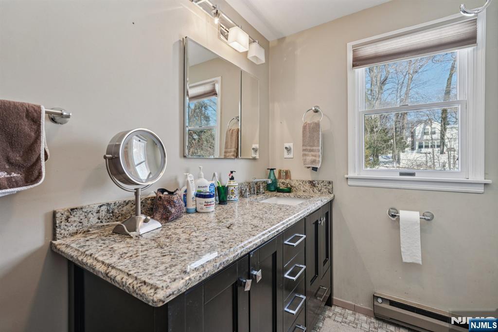 27 Archung Road Wayne, NJ 07470 - Photo 20 of 50