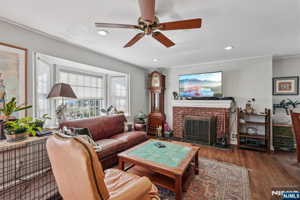 27 Archung Road Wayne, NJ 07470 - Photo 2 of 50