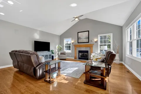 $799,000 | 1705 South Stewart Avenue, Lombard, IL 60148