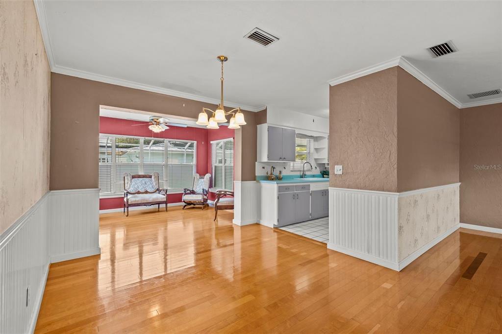 2087 Druid Road Clearwater, FL 33764 - Photo 4 of 46