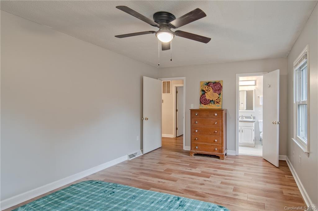 814 Falls Church Road Charlotte, NC 28270 - Photo 13 of 24 Gallery Image 13