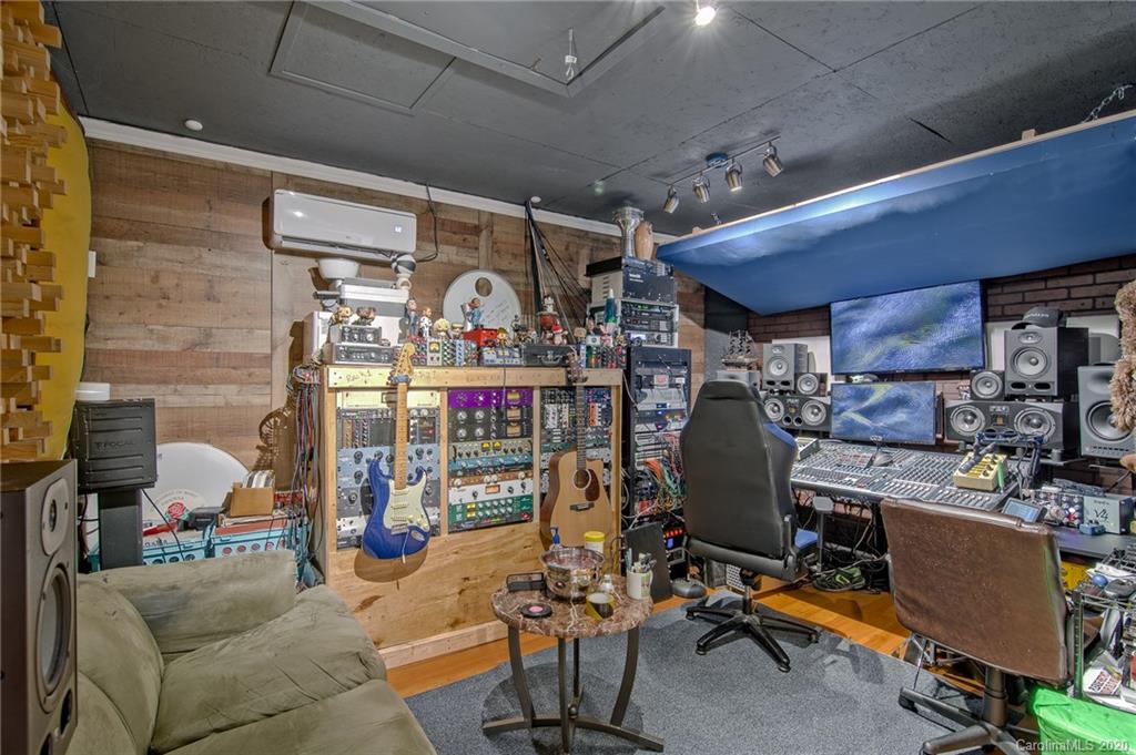 814 Falls Church Road Charlotte, NC 28270 - Photo 21 of 24 Gallery Image 21
