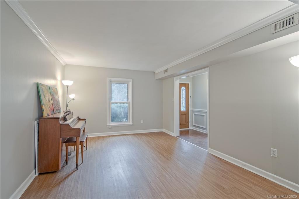 814 Falls Church Road Charlotte, NC 28270 - Photo 4 of 24 Gallery Image 4