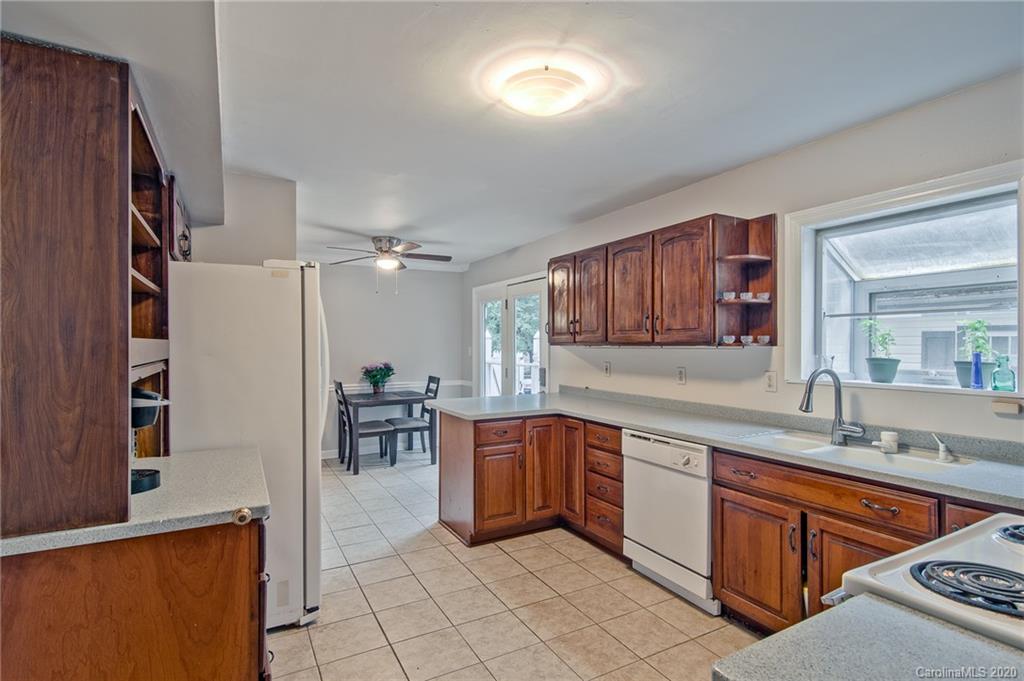 814 Falls Church Road Charlotte, NC 28270 - Photo 6 of 24 Gallery Image 6