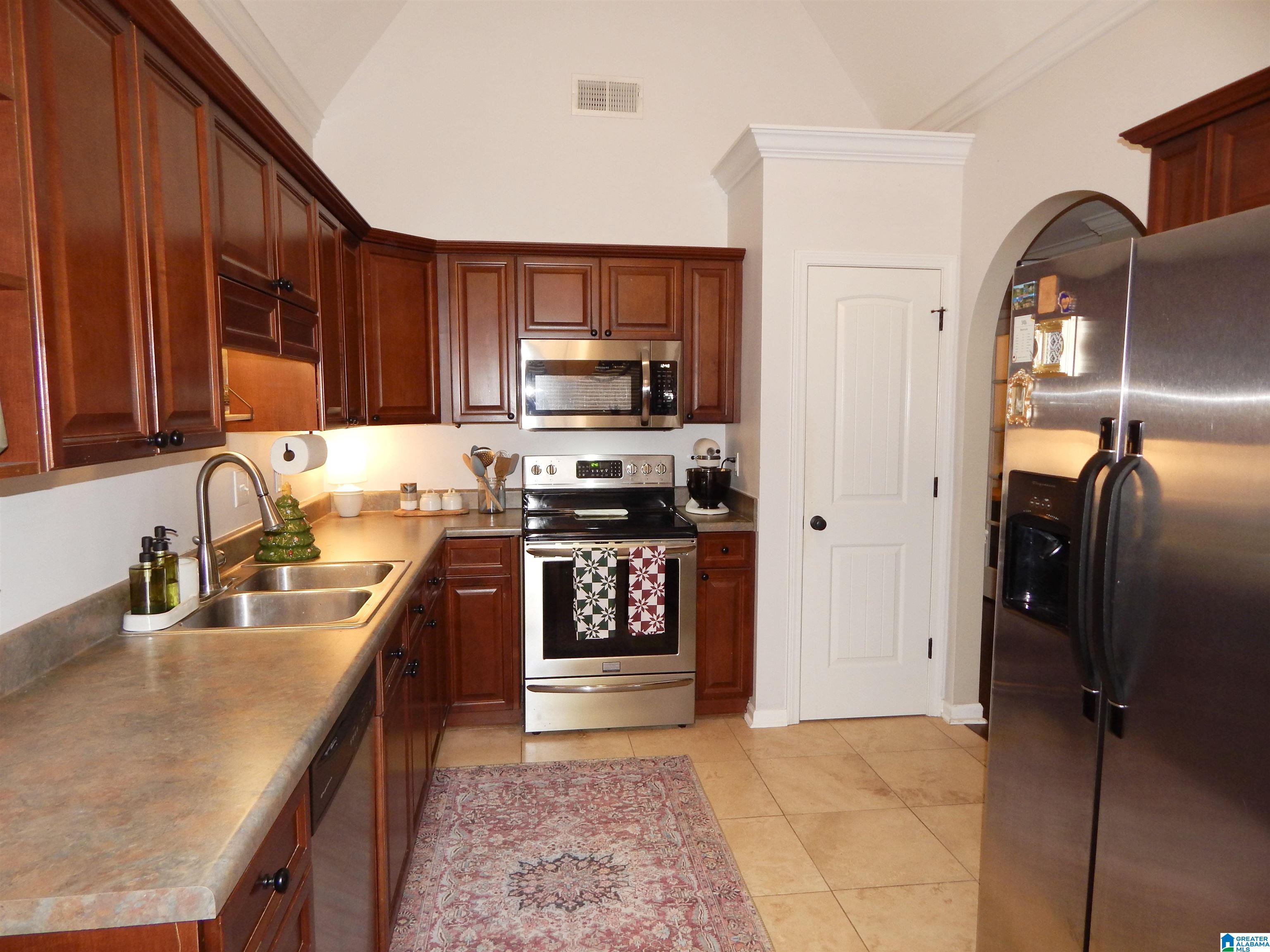 2521 Ridgemont Drive Birmingham, AL 35244 - Photo 3 of 20