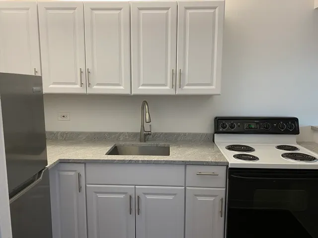 $1,750 | 260 East Chestnut Street, Unit 708, Chicago, IL 60611