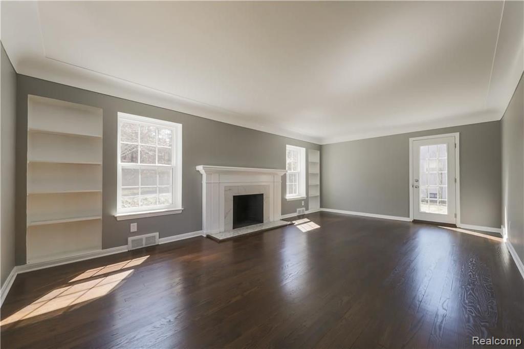 251 Lothrop Road Grosse Pointe Farms, MI 48236 - Photo 5 of 29