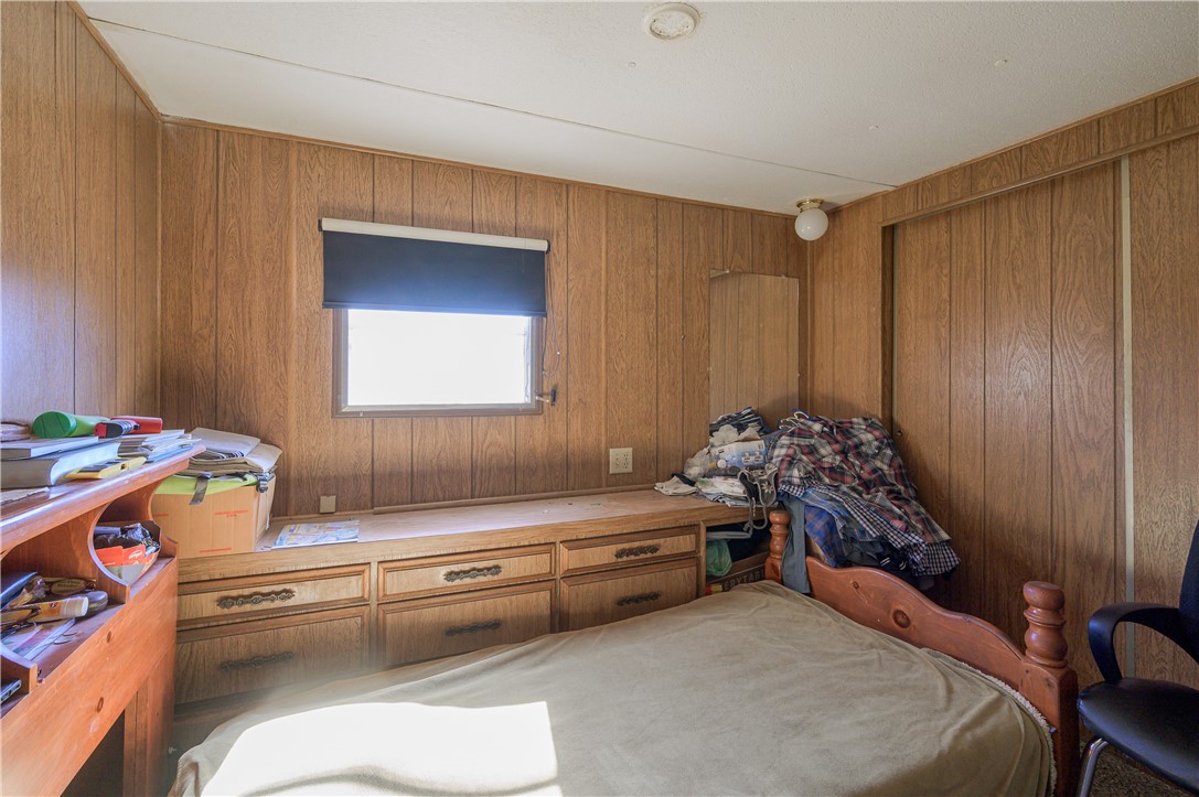 1798 Rio Grande Way Bullhead City, AZ 86442 - Photo 21 of 43 View of bedroom