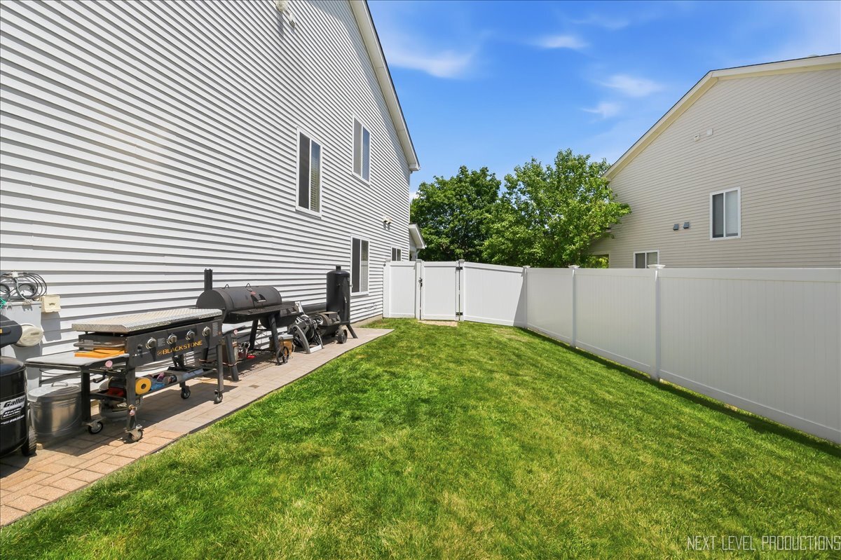 2810 Ledgestone Court Naperville, IL 60564 - Photo 28 of 36