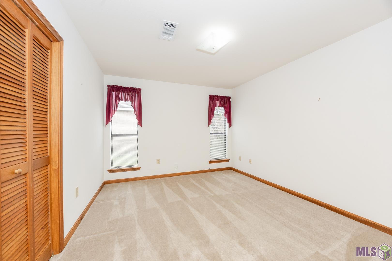 15465 Summerwood Avenue Baton Rouge, LA 70817 - Photo 18 of 31 Bedroom 2 with 2 windows