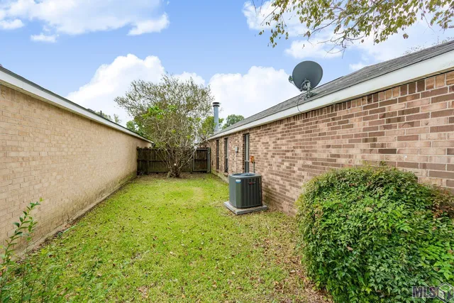 $179,900 | 15465 Summerwood Avenue, Baton Rouge, LA 70817