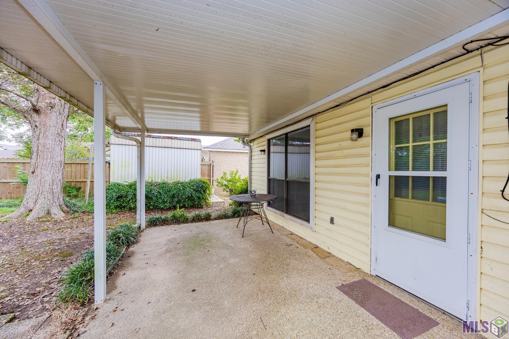 15465 Summerwood Avenue Baton Rouge, LA 70817 - Photo 28 of 31 Covered Back Patio
