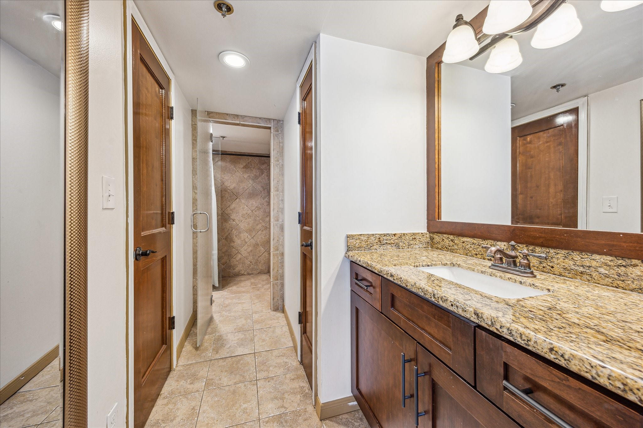 3525 Sage Road, Unit 1010 Houston, TX 77056 - Photo 22 of 34 Additional view of the primary bathroom that leads to the private water closet.
