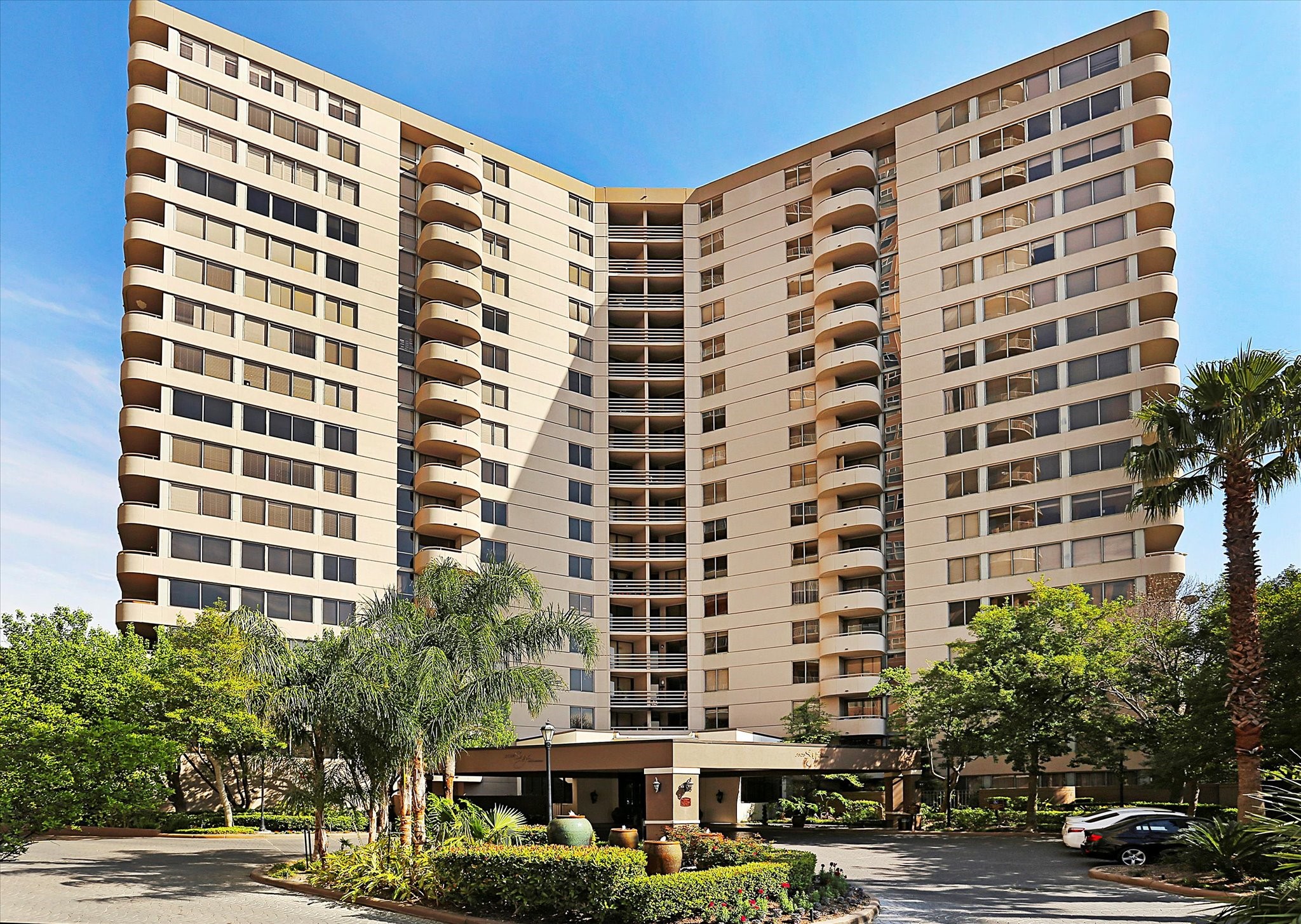 3525 Sage Road, Unit 1010 Houston, TX 77056 - Photo 27 of 34 3525 Sage Road is located in the heart of the Galleria!