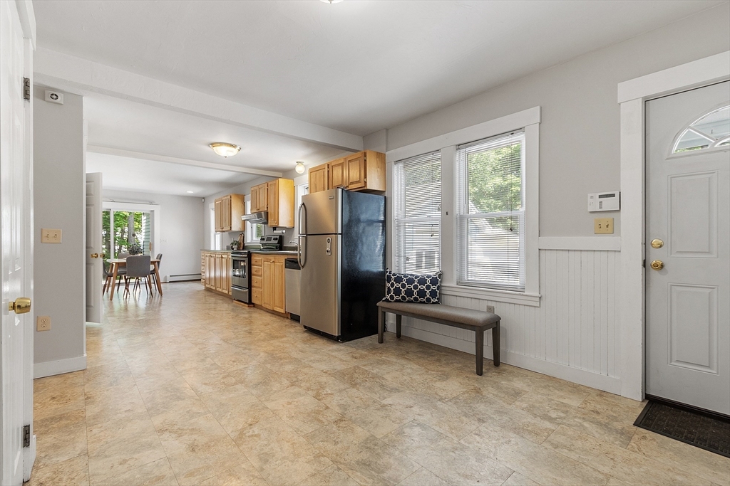 305 Franklin Road Fitchburg, MA 01420 - Photo 9 of 42 Gallery Image 9