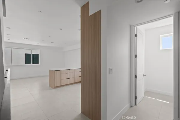 $4,500 | 13944 Vanowen Street, Van Nuys, CA 91405