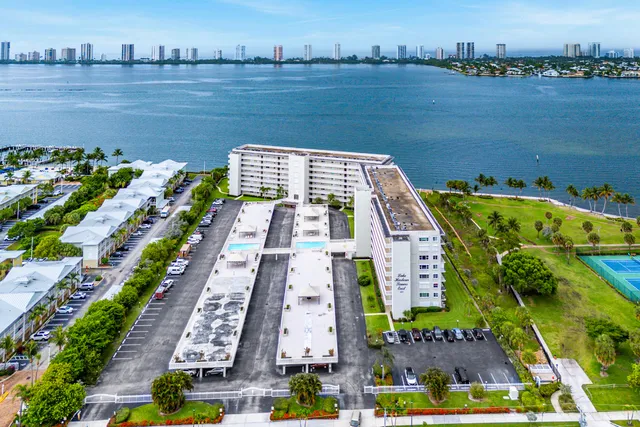 $300,000 | 801 Lake Shore Drive, Unit 619, Lake Park, FL 33403