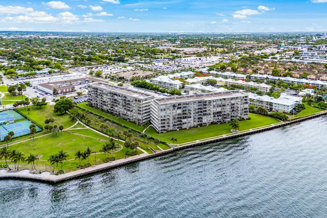 $300,000 | 801 Lake Shore Drive, Unit 619, Lake Park, FL 33403