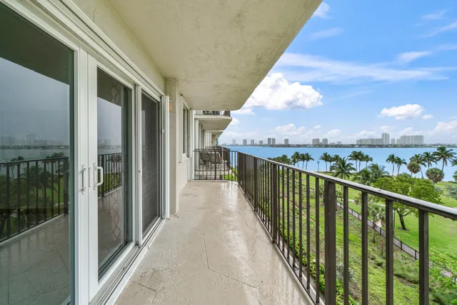 $300,000 | 801 Lake Shore Drive, Unit 619, Lake Park, FL 33403