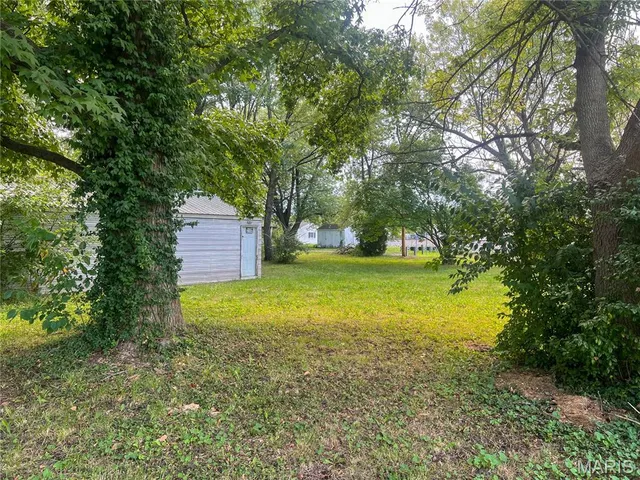 $22,500 | 200 South Edwards Street, Staunton, IL 62088