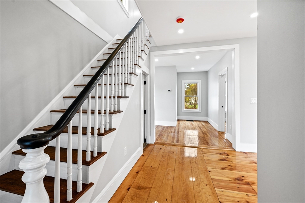 388 Water Street Clinton, MA 01510 - Photo 11 of 34