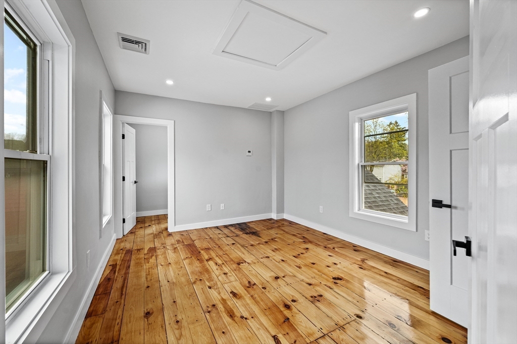 388 Water Street Clinton, MA 01510 - Photo 17 of 34