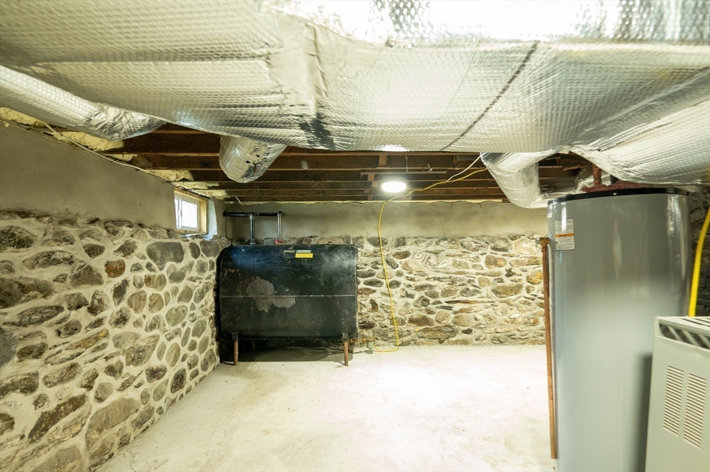 388 Water Street Clinton, MA 01510 - Photo 22 of 34