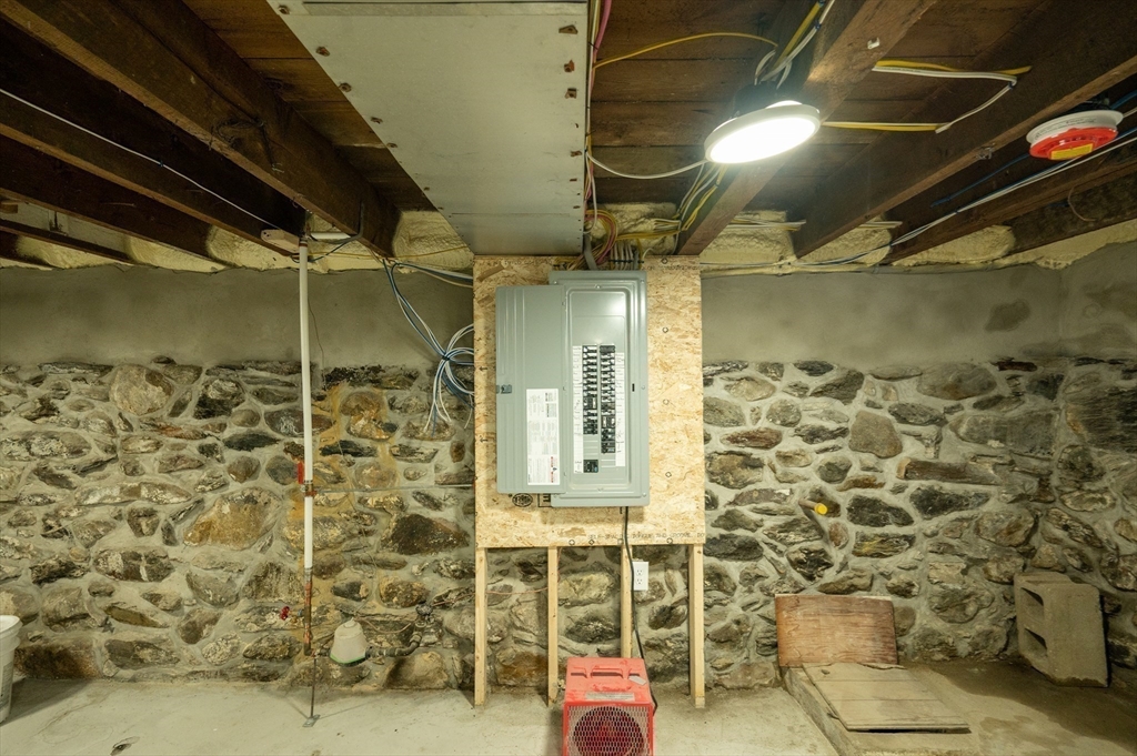 388 Water Street Clinton, MA 01510 - Photo 24 of 34