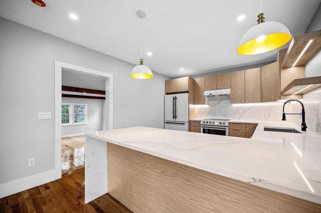 388 Water Street Clinton, MA 01510 - Photo 7 of 34