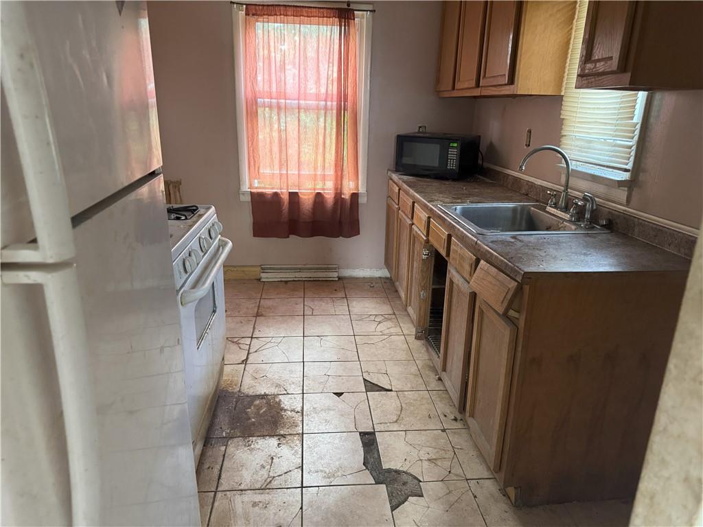 878 Craig Street Clairton, PA 15025 - Photo 4 of 10