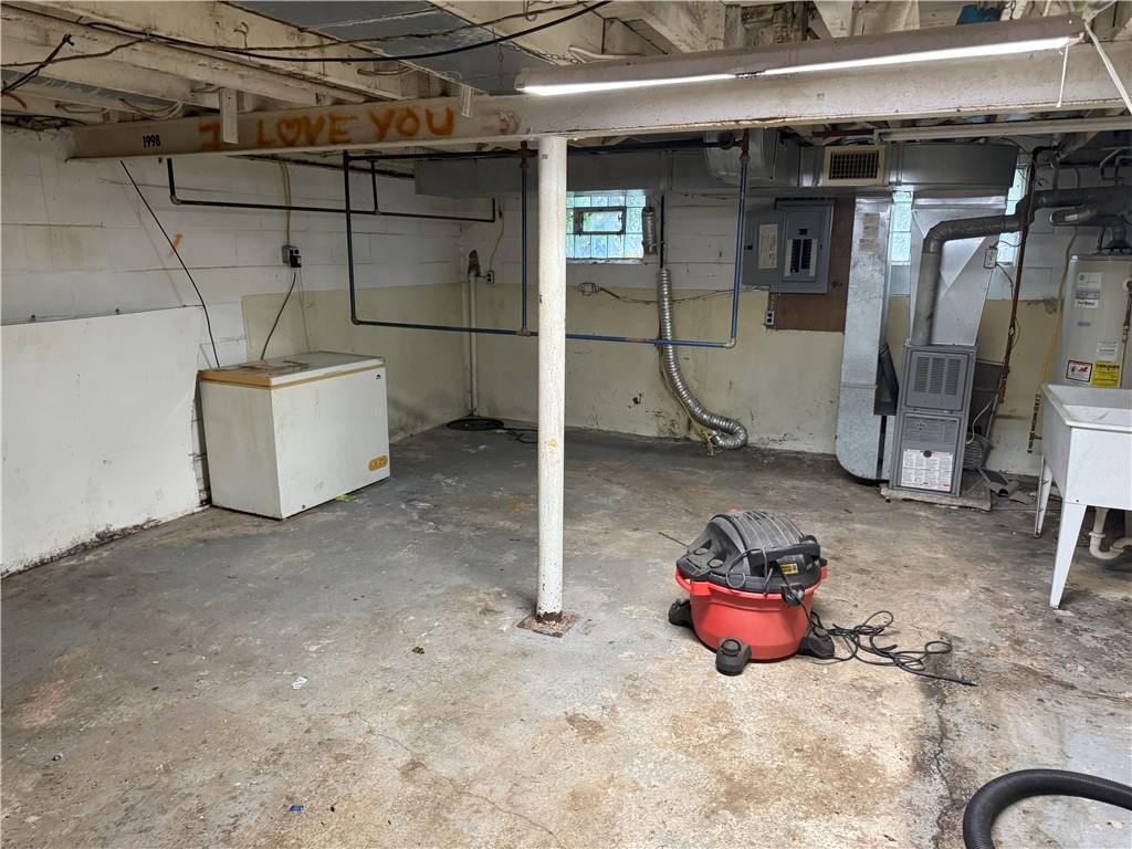 878 Craig Street Clairton, PA 15025 - Photo 8 of 10