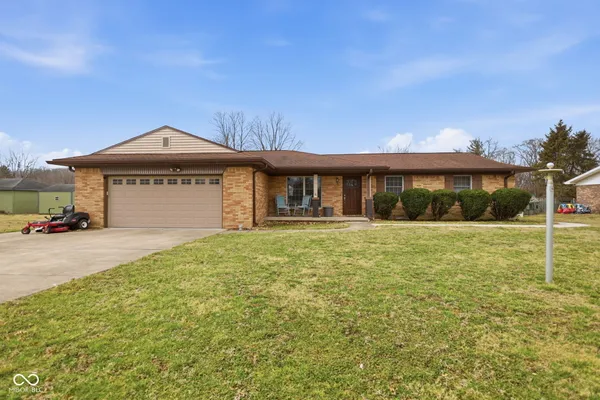 $264,900 | 98 East Meadow Glen Drive, Brazil, IN 47834