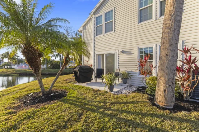 $220,000 | 1907 Aynsley Way, Unit 321, Vero Beach, FL 32966