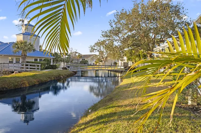 $220,000 | 1907 Aynsley Way, Unit 321, Vero Beach, FL 32966